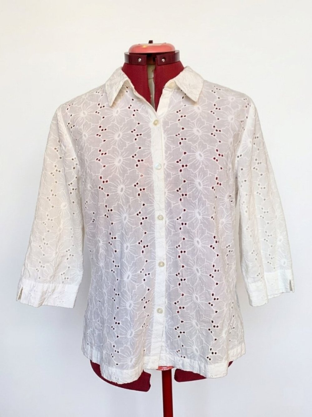 JM Petite by Jennifer Moore Floral Eyelet Blouse – Size Large Petite